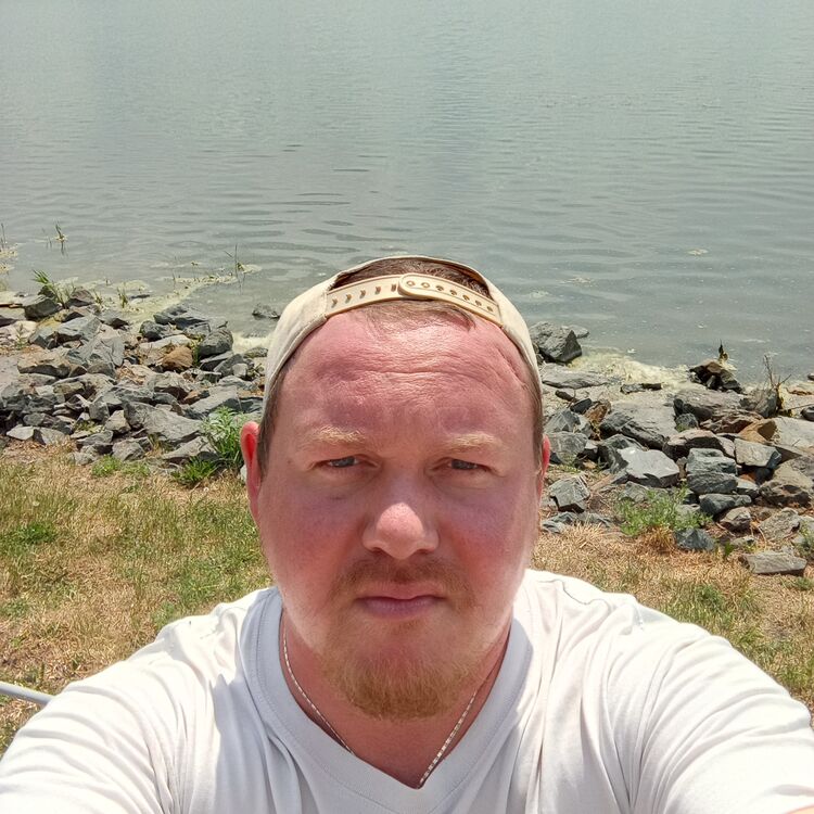  52012167  Konstantin, 38 ,    
