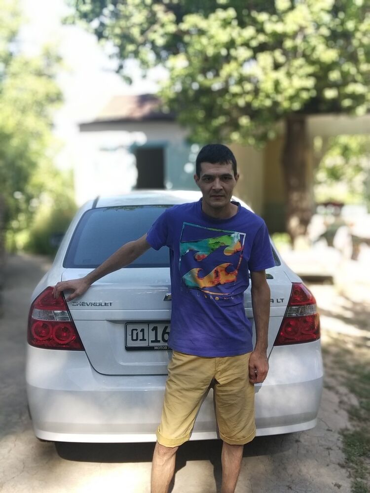  13010887  Akrom, 38 ,    