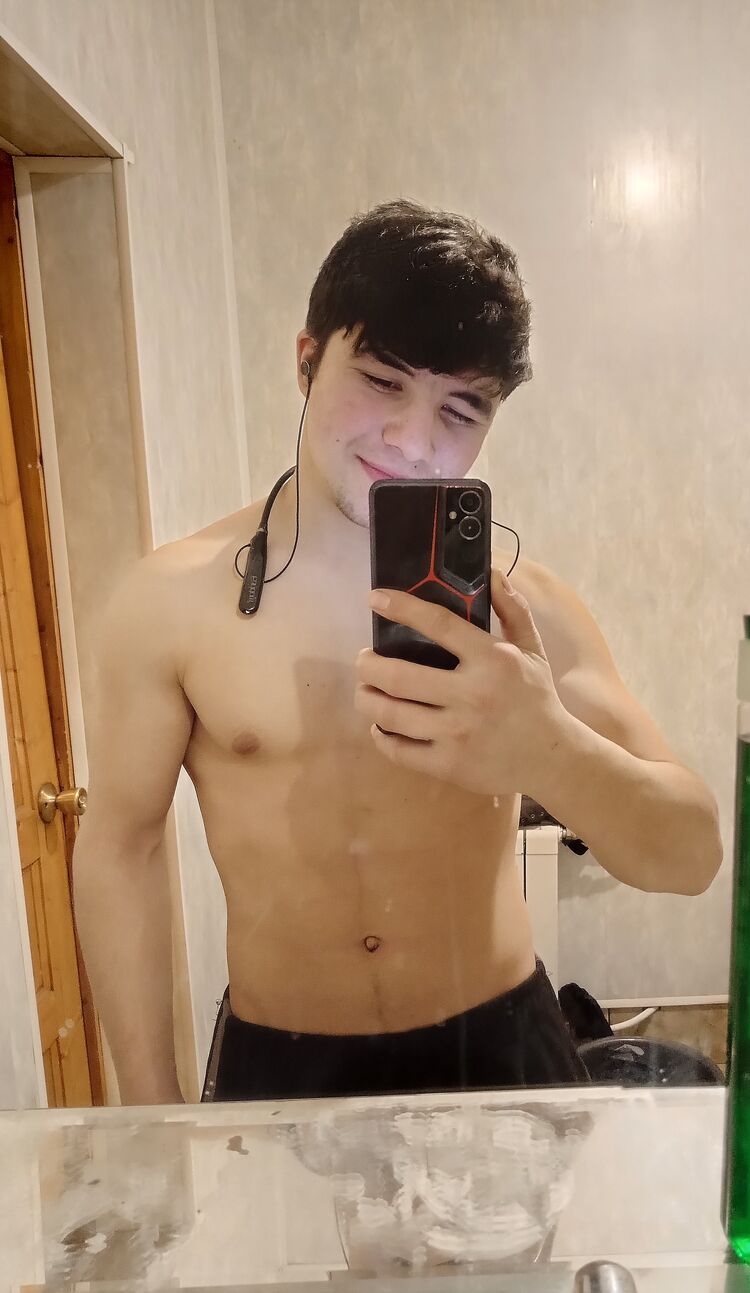  33212237  Muhammad, 21 ,    