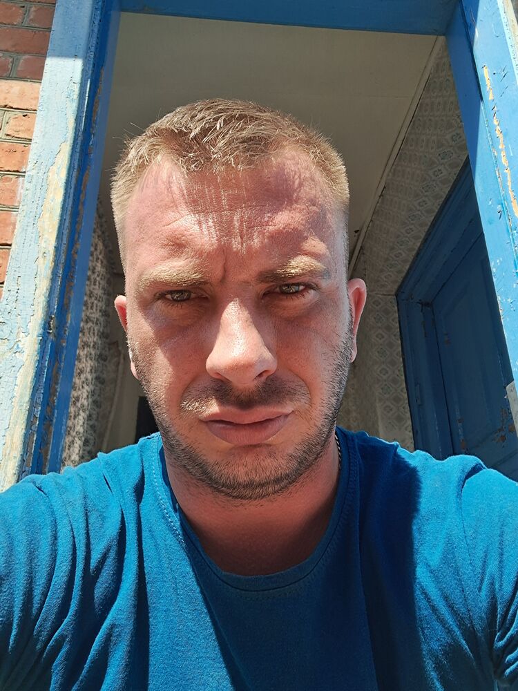  51947127  Viktor, 33 ,    