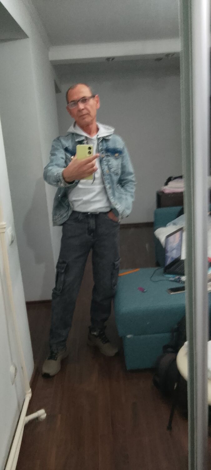  ,   Anatol, 55 ,   c 