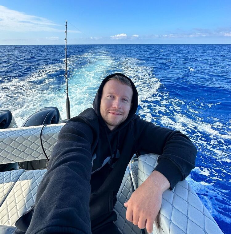  54190197  , 33 ,    -