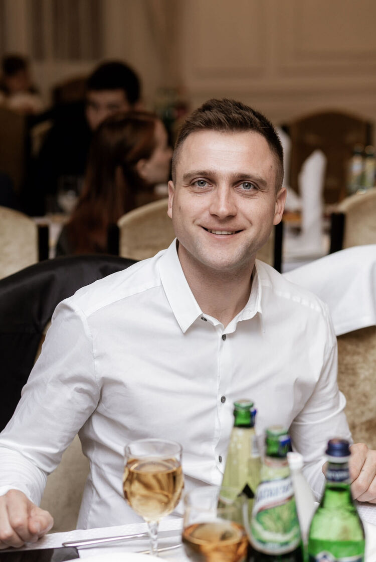  ,   Nik, 35 ,   ,   