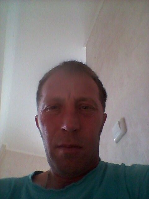  ,   Ivan, 48 ,  
