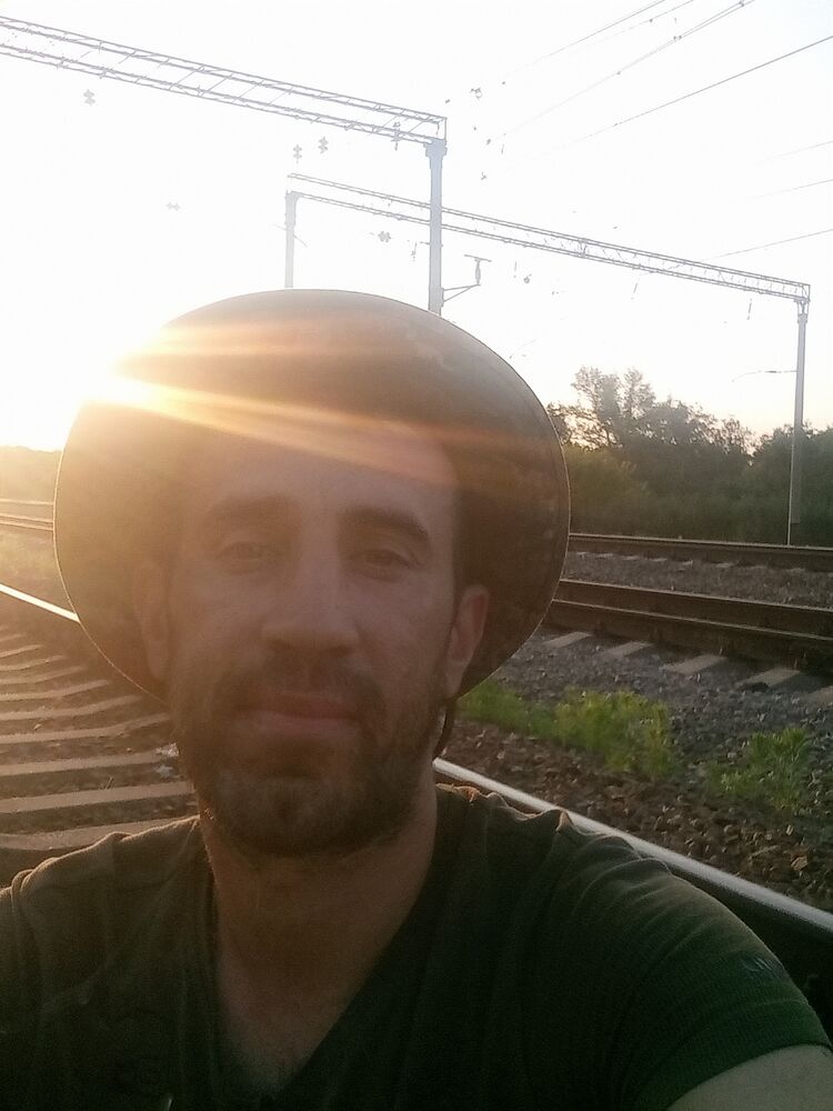  44026487  , 37 ,    