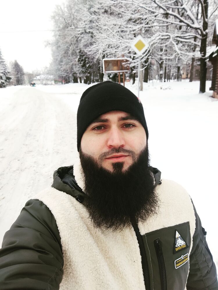  31273677  Akhliddin, 31 ,    