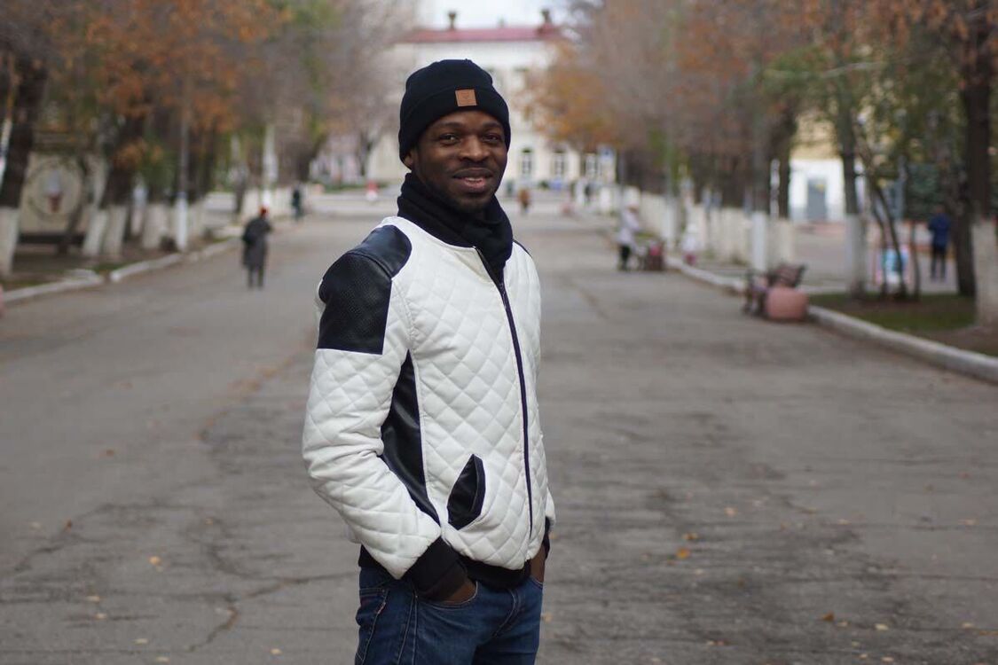  44082727  Nik, 40 ,    