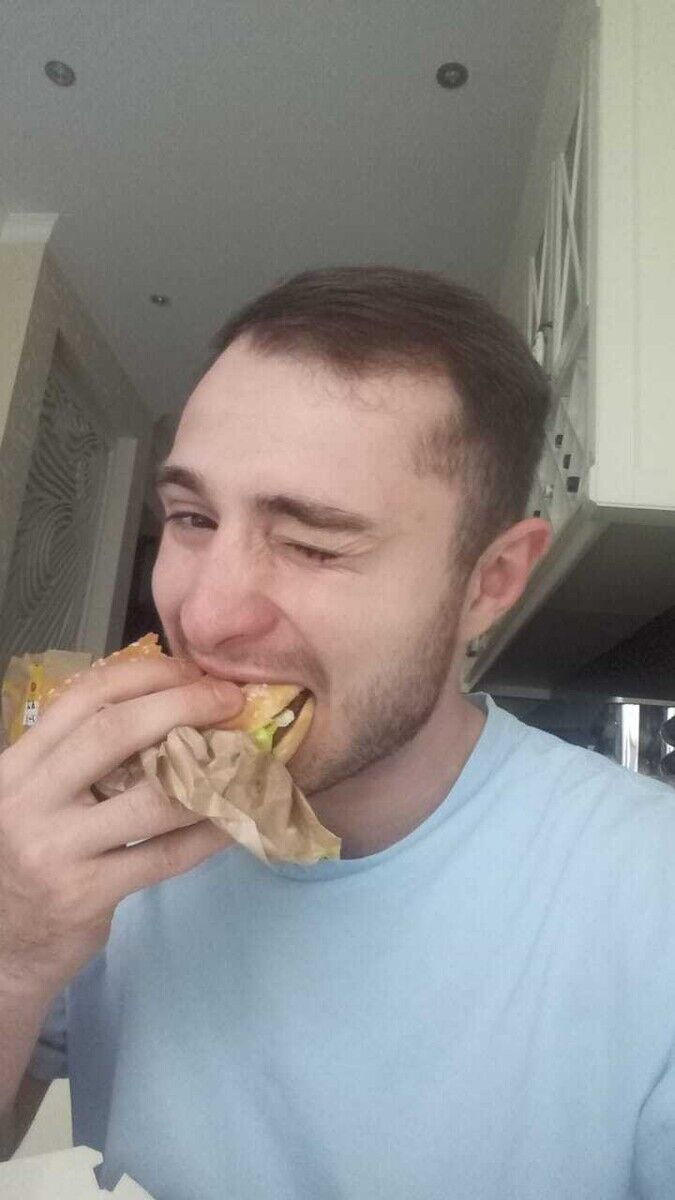  21102237  Kamran, 32 ,    