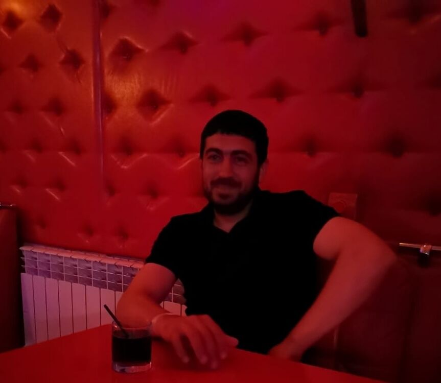  38303687  Andranik, 30 ,    