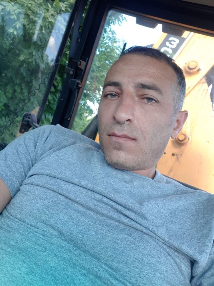  40738507  Seryoja, 45 ,    