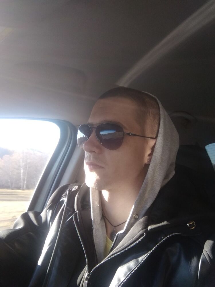  ,   Pavlik, 37 ,   ,   , c 