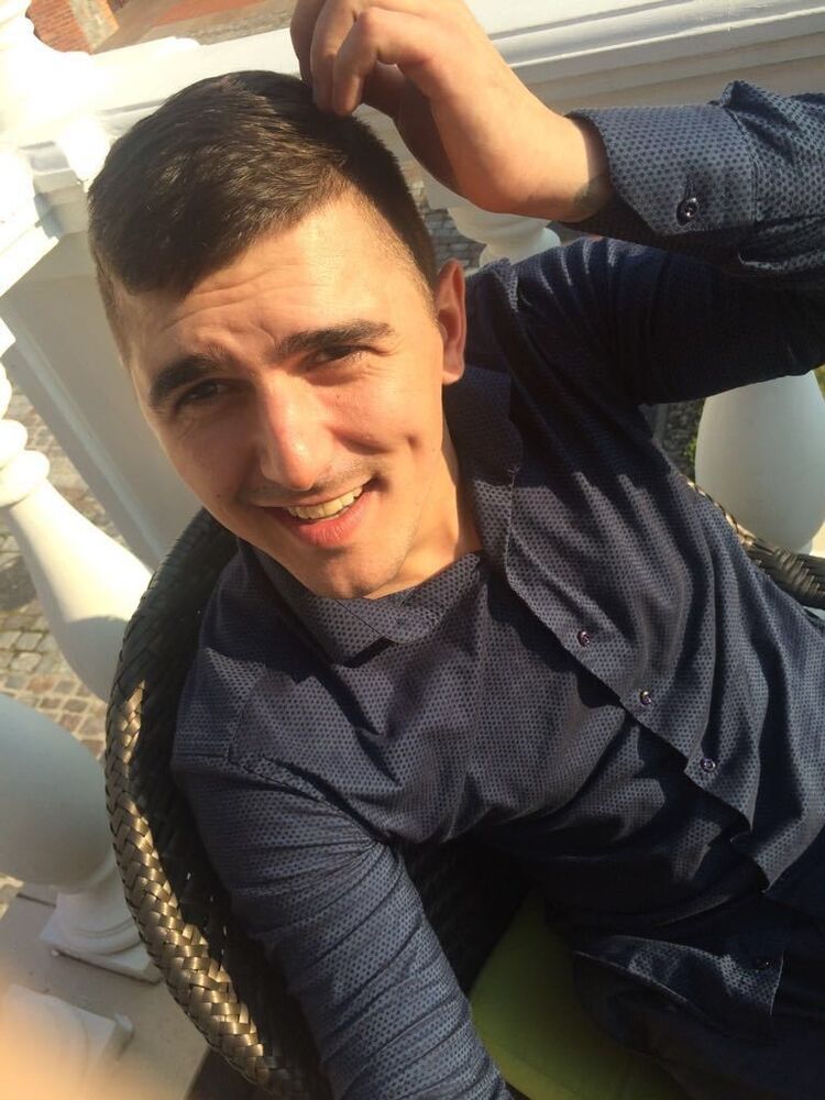  8975977  , 39 ,    -