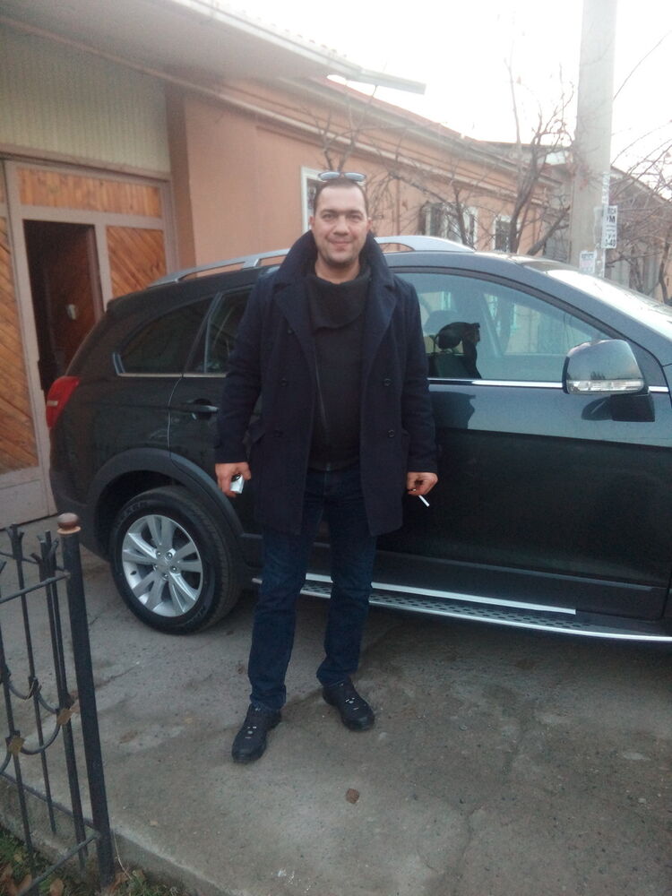  11475037  Roman, 47 ,    