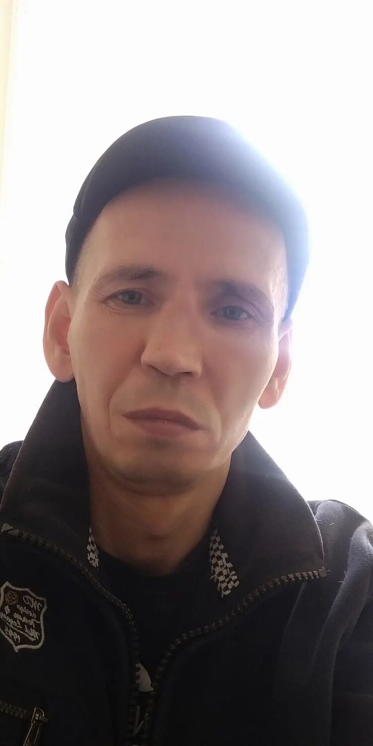  44381267  Igor, 48 ,    