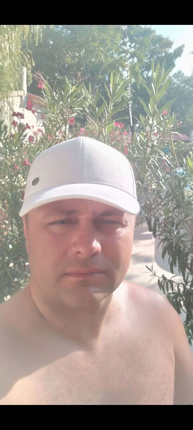  ,   Vitalie, 48 ,   ,   , c 