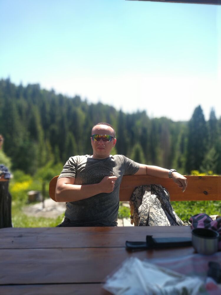  26921857  Aleksandr, 33 ,    -