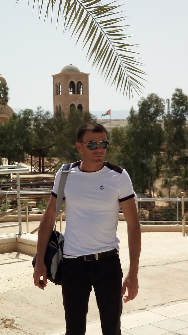  35121407  Sergiu, 42 ,    Charenton-Le-Pont