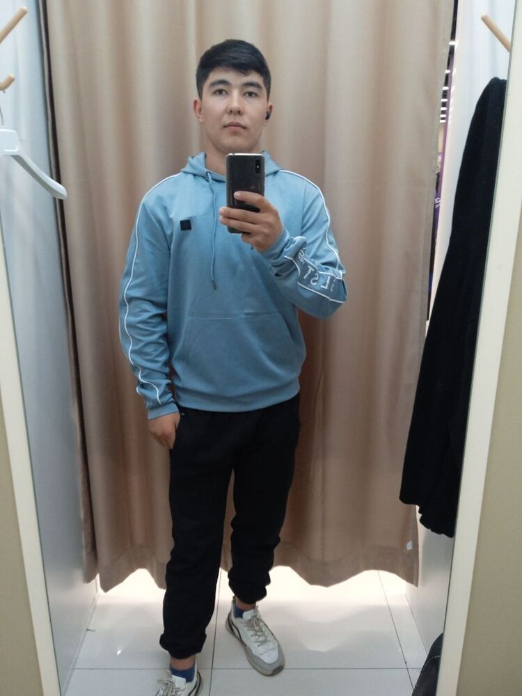  49051467  Ulugbek, 22 ,    