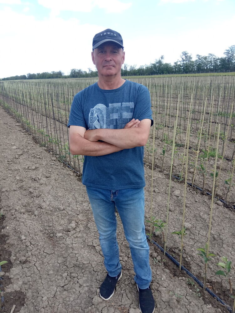  ,   Sergei, 64 ,     , c 