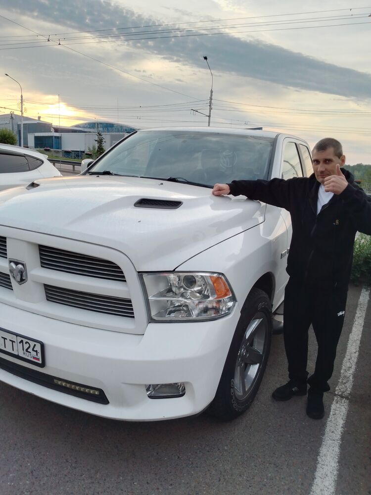  52871997  Denis, 41 ,    