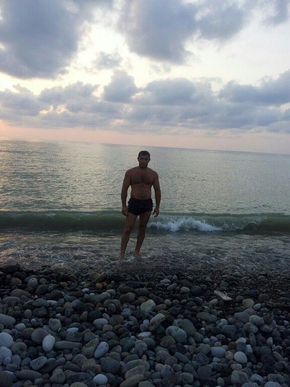  ,   Armen, 44 ,     , c 