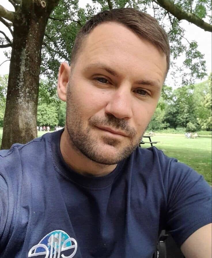  ,   Leonardo, 42 ,   c 