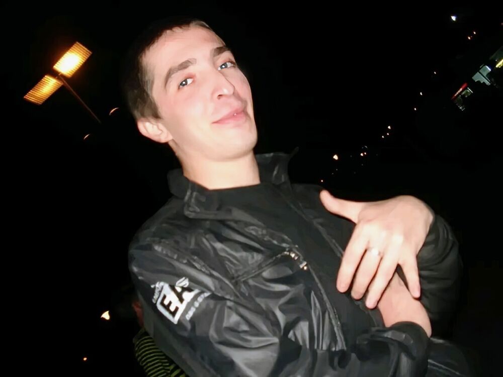  46820887  Alex, 37 ,    