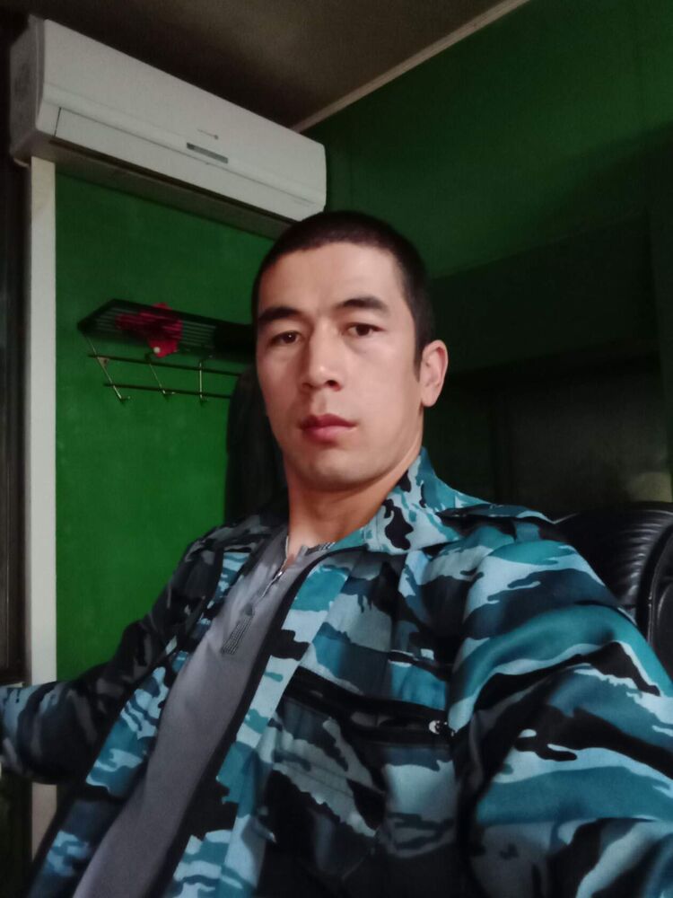  42396877  Jaloliddin, 33 ,    