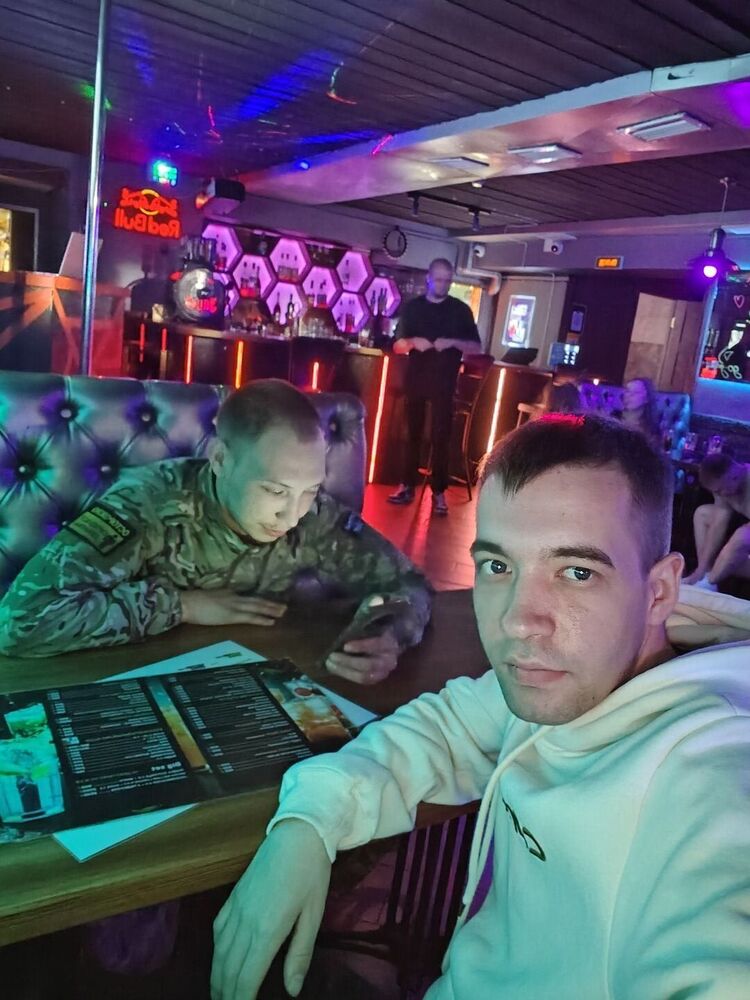  54143687  , 27 ,    -