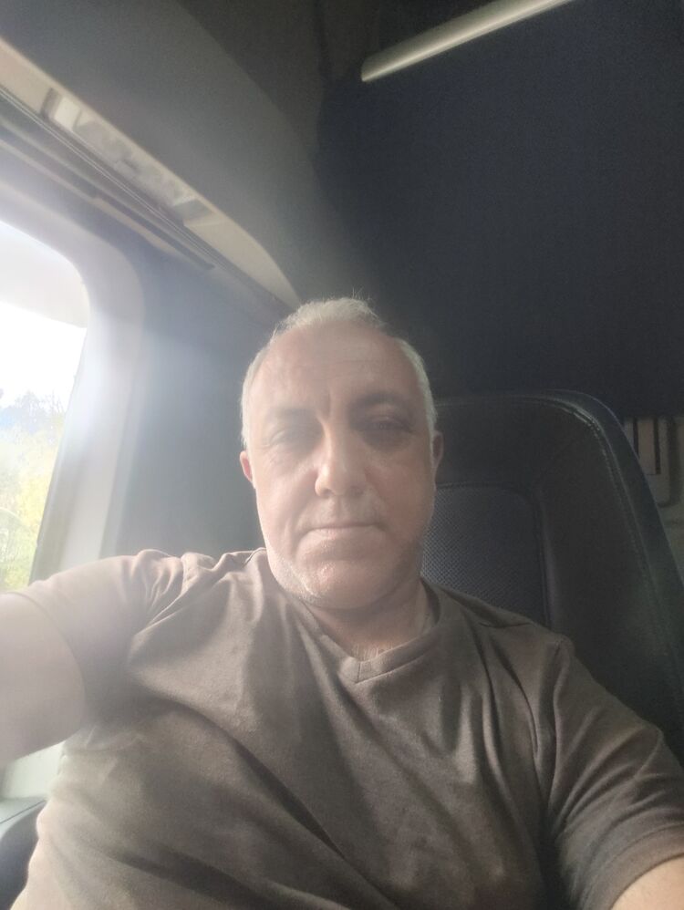  51293877  HAKAN, 47 ,    
