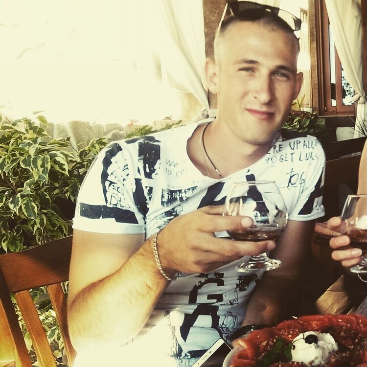  ,   Maks, 28 ,   ,   , c 