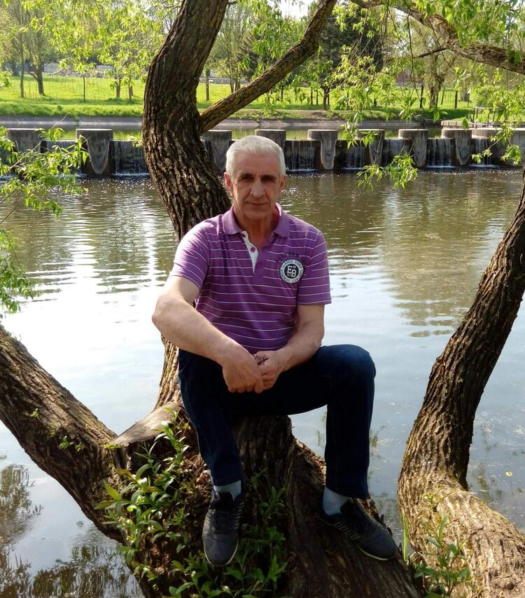  52808497  Nikolay, 69 ,    