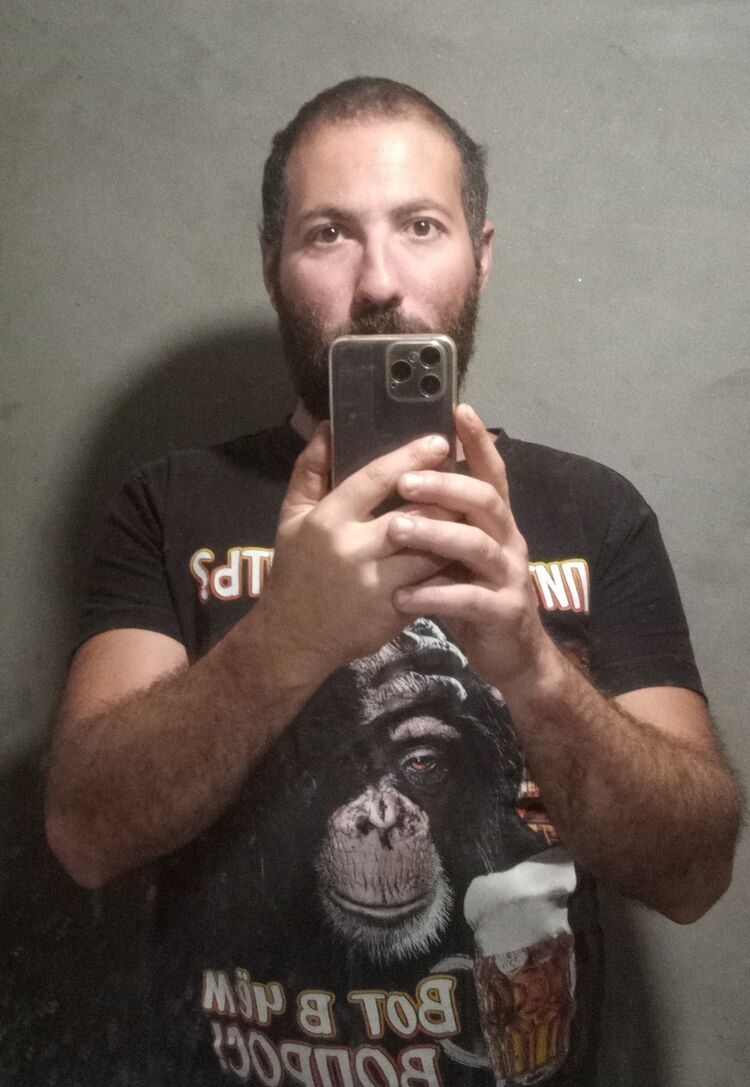  53541737  Avetik, 33 ,    