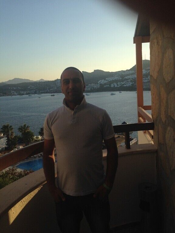  20992777  Alik, 47 ,    