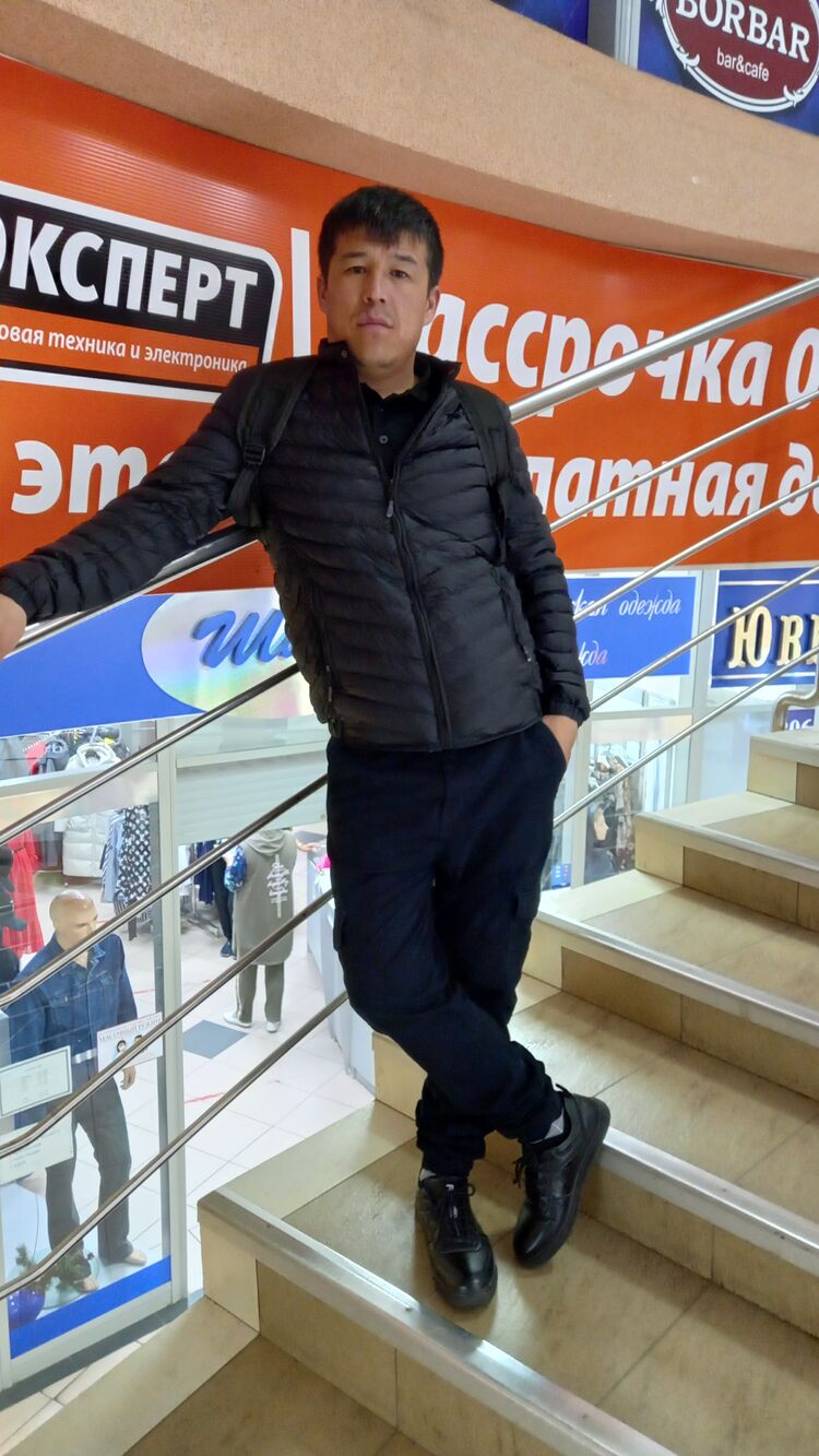  24472977  Abrorbek, 34 ,     