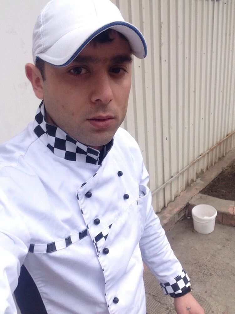  ,   Gagik, 33 ,   ,   