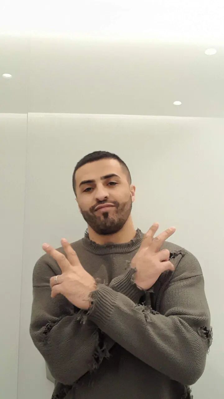  49496507  Rafael Azizi, 44 ,    
