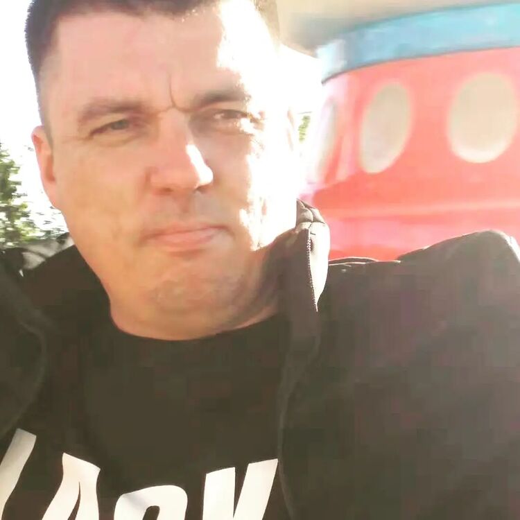  31255317  Oleg, 44 ,    