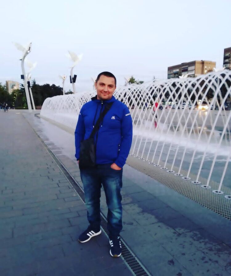  46764067  , 34 ,    
