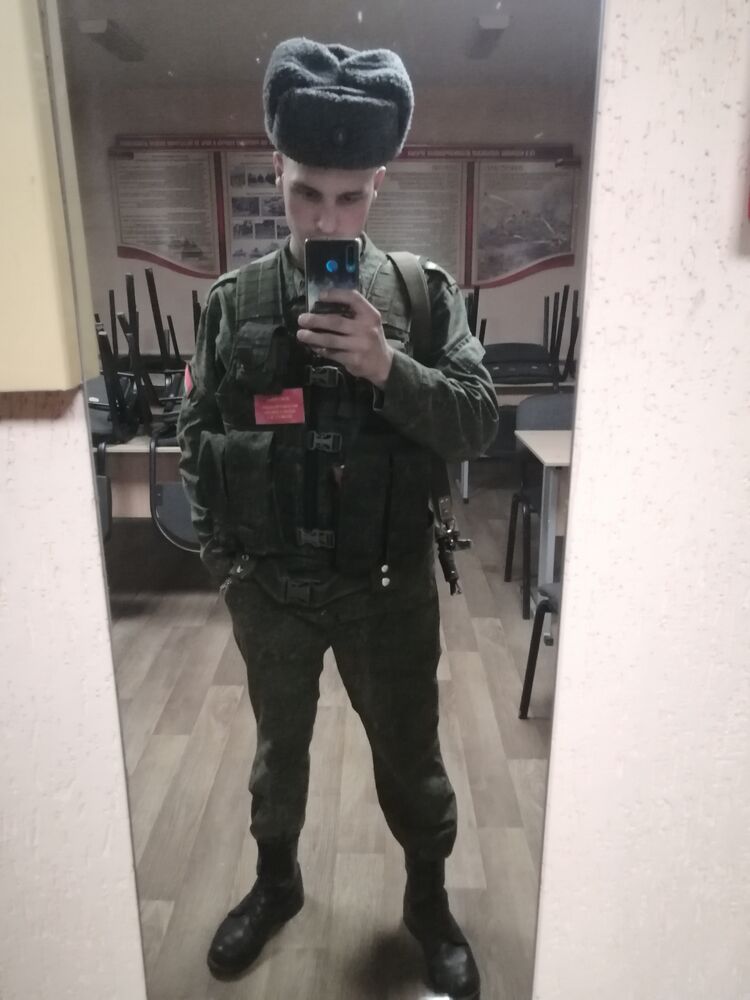  33422297  Vlad, 23 ,    