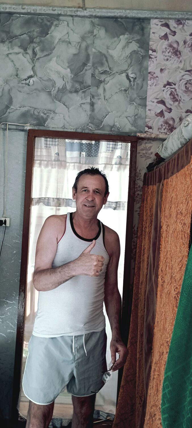  ,   Viktor, 61 ,   ,   , c , 