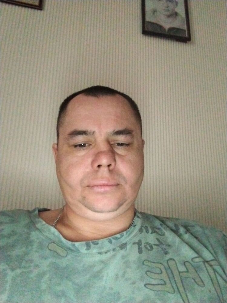  48590817  Andrei, 46 ,    