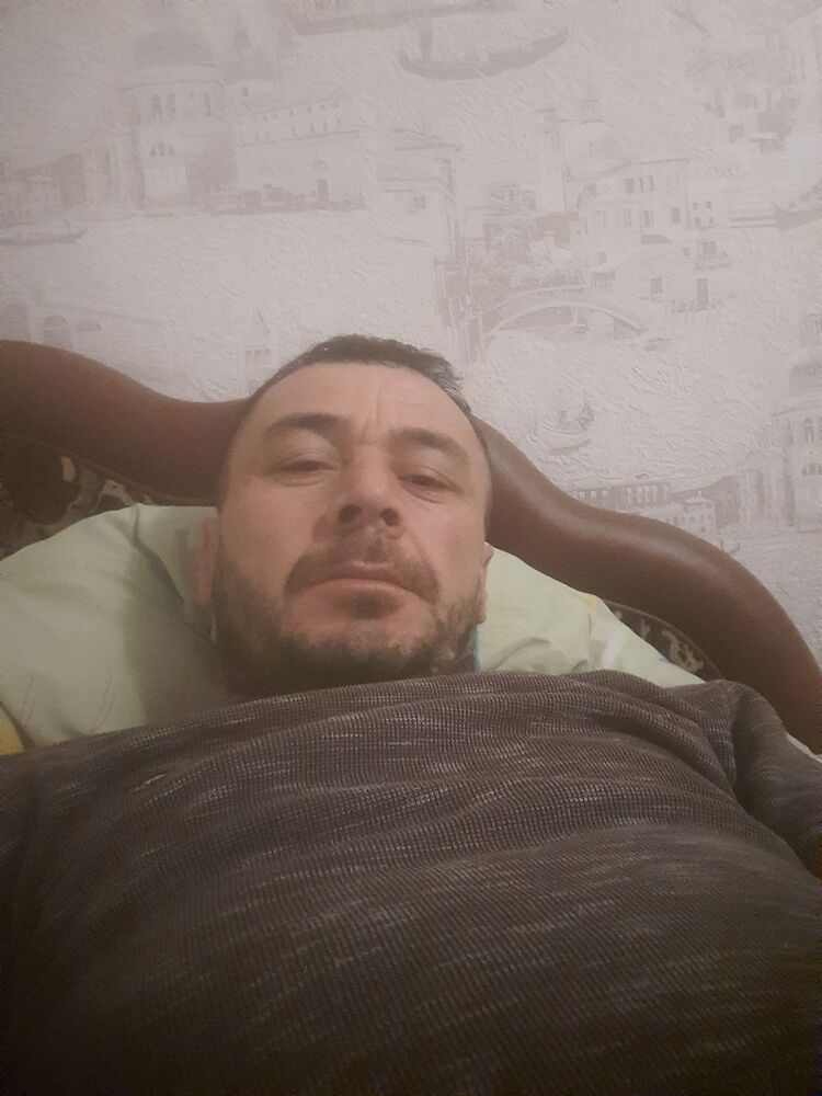 42059437  Maga, 40 ,    