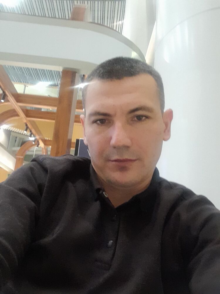  ,   Lawyer, 35 ,   ,   