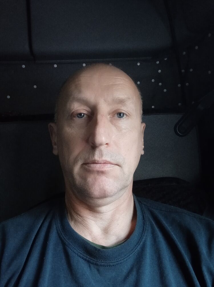  29621947  Artur, 53 ,    