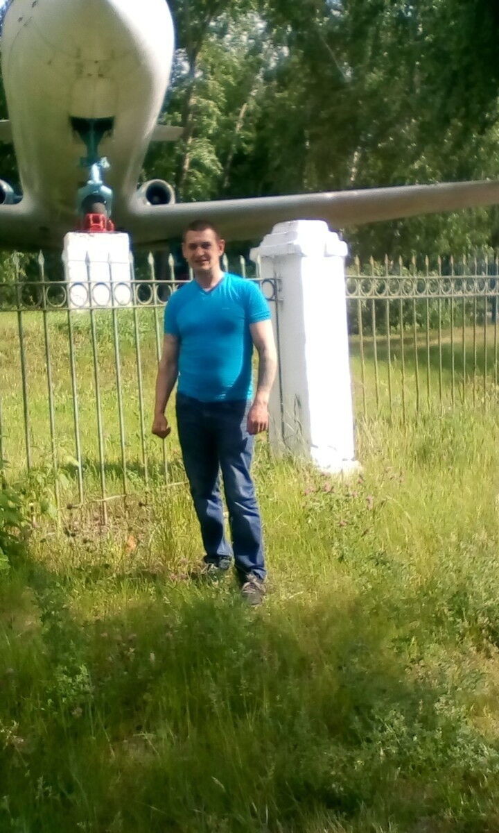  9898967  , 49 ,    