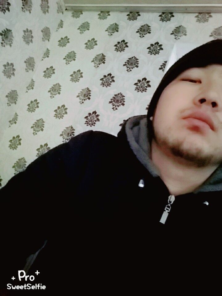  11694387  Adis, 32 ,    