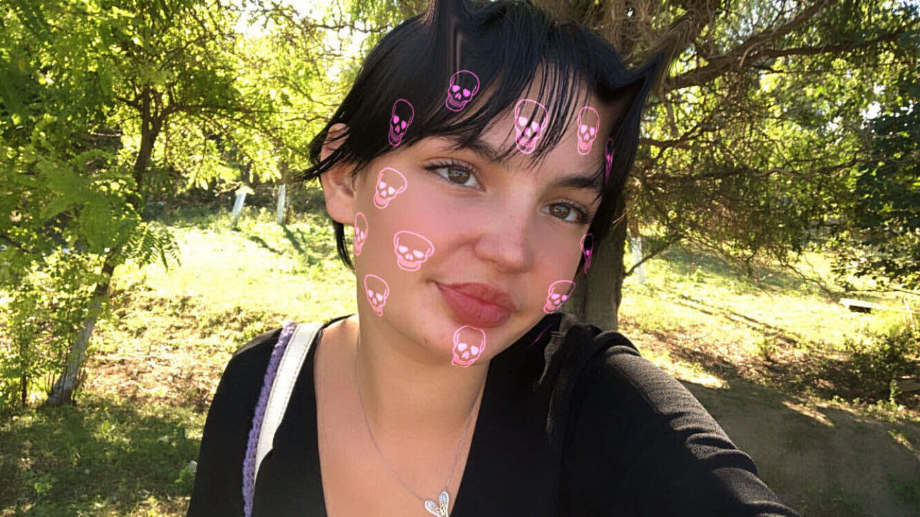  ,   Milka, 18 ,   ,   