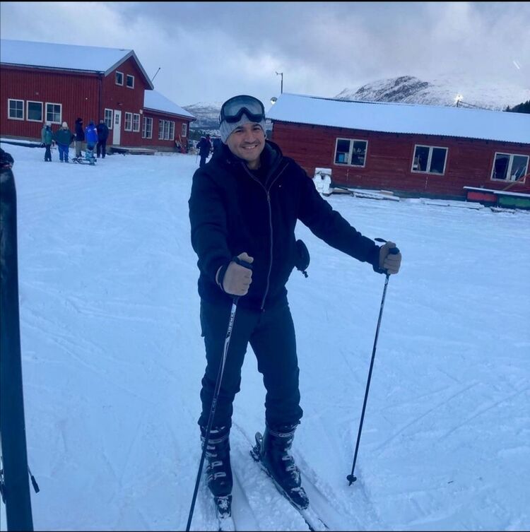 ���� 40806697 ������� Dennis, 51 ���, ���� ���������� � �����