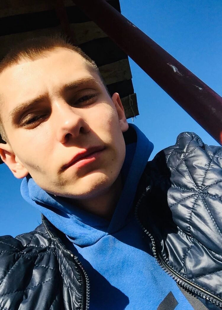  32097827  , 24 ,    